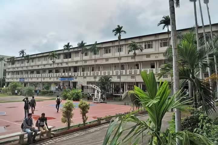 Latthe Education Society's Ganpatrao Arwade College of Commerce campus in Sangli, Maharashtra, India — photo 1
