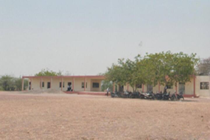 Late MD Sisode Alias Bhausaheb Arts and Commerce College campus in Nardana, Maharashtra, India — photo 1