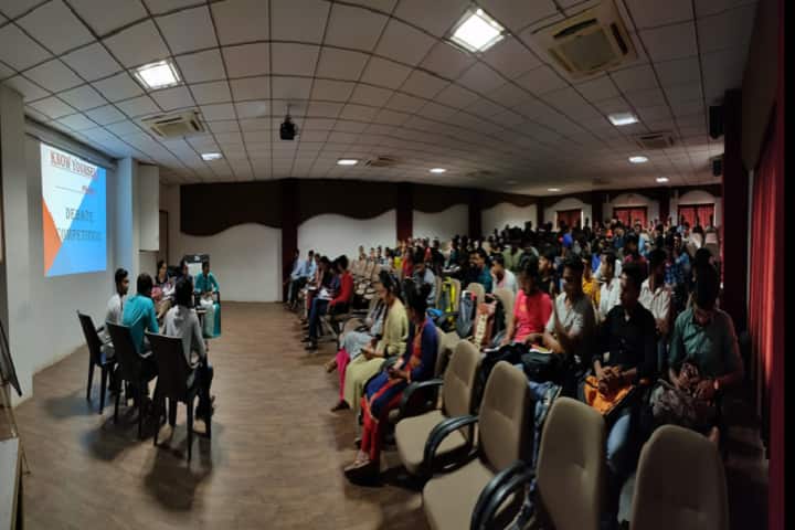 Jeel Goswami College of Science and Research campus in Ahmedabad, Gujarat, India — photo 5