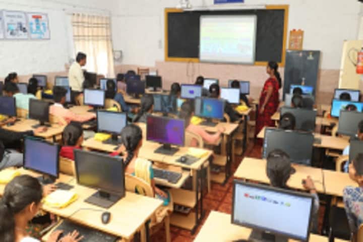 Smt Kusumavati Miraji Arts and Commerce College campus in Bedkihal, Karnataka, India — photo 2