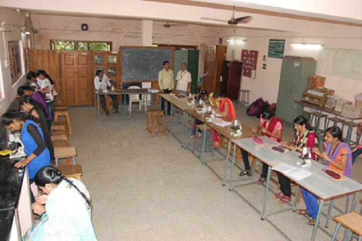 Smt Padambai Kapurchandji Kotecha Mahila Mahavidyalaya campus in Jalgaon, Maharashtra, India — photo 3
