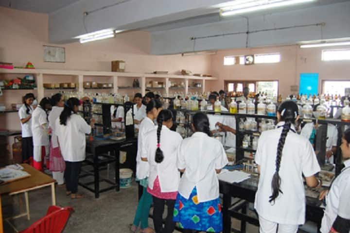 Smt Padambai Kapurchandji Kotecha Mahila Mahavidyalaya campus in Jalgaon, Maharashtra, India — photo 4