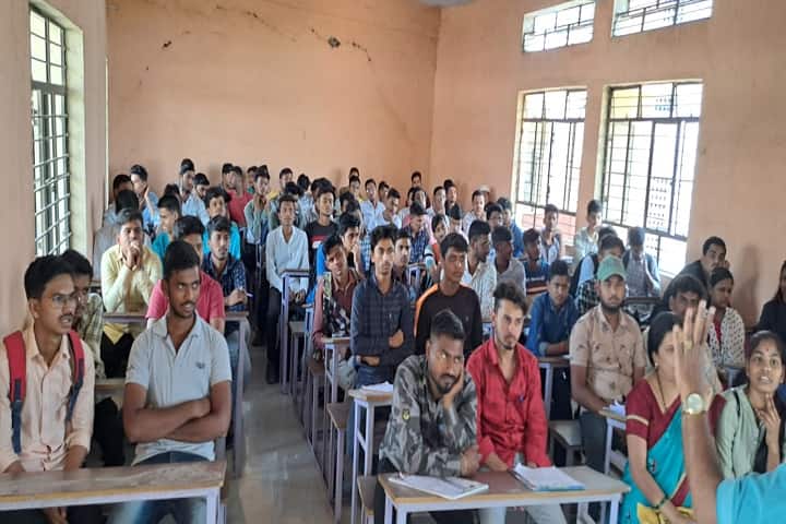 Navgan Shikshan Sanstha Rajuri Arts Commerce College campus in Parli, Maharashtra, India — photo 3