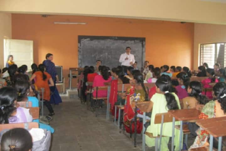 PD Karkhanis College of Arts and Commerce campus in Ambernath, Maharashtra, India — photo 4