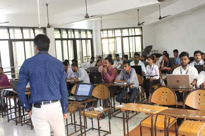 VIVA School of MCA campus in Virar, Maharashtra, India — photo 2