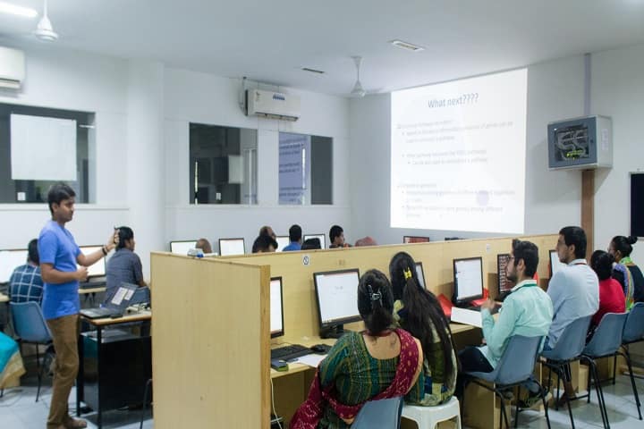 School of Science campus in Rajkot, Gujarat, India — photo 3