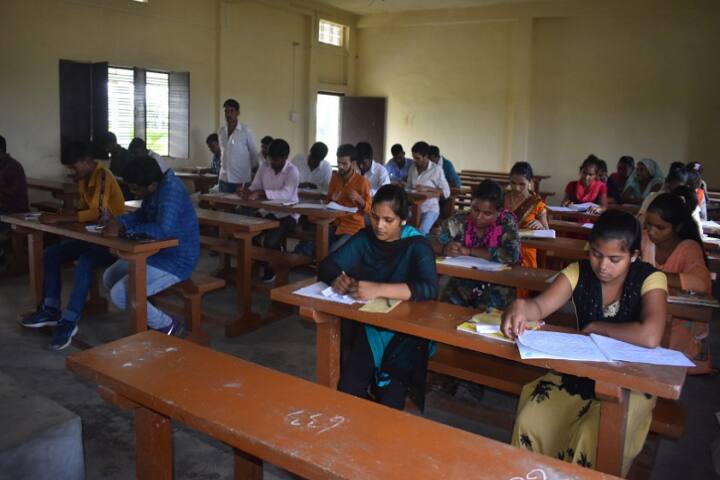 Shri Ramdhari Chauhan PG College campus in Mau, Uttar Pradesh, India — photo 5
