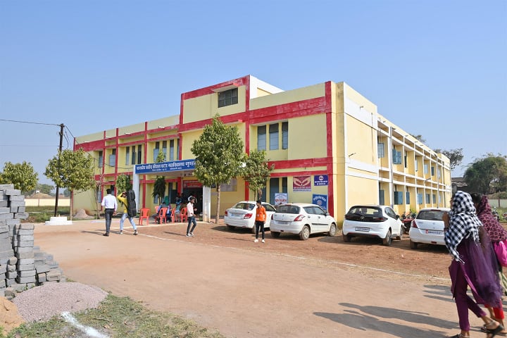 Government Shahid Kaushal Yadav College campus in Gunderdehi, Chhattisgarh, India — photo 2
