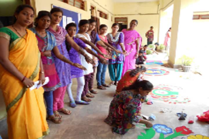 Government Rajmata Vijayaraje Sindhiya Kanya Mahavidyalaya campus in Kawardha, Chhattisgarh, India — photo 6