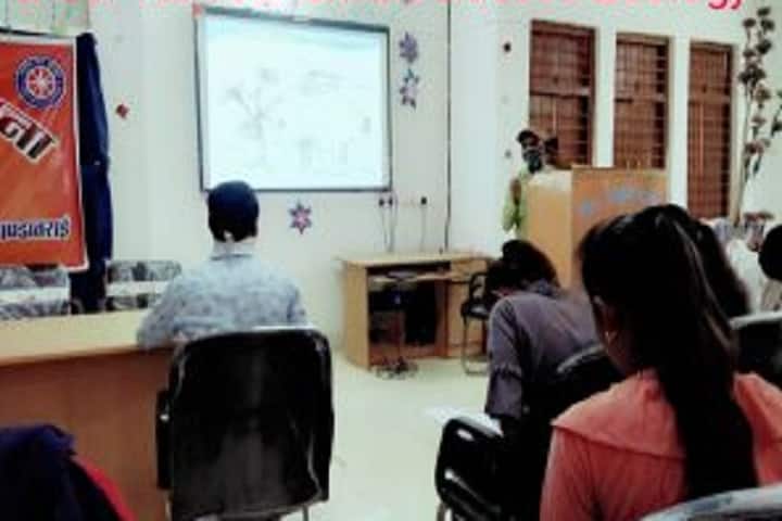 Atal Bihari Vajpayee Government College campus in Kabirdham, Chhattisgarh, India — photo 3