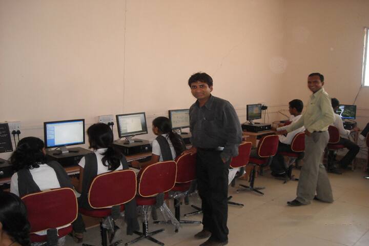 OM Polytechnic campus in Wardha, Maharashtra, India — photo 3