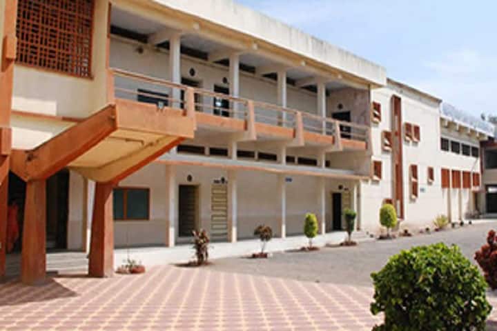 CD Jain College of Commerce campus in Shrirampur, Maharashtra, India — photo 1