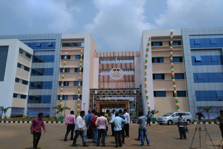 Pandit Raghunath Murmu Medical College and Hospital campus in Baripada, Odisha, India — photo 2