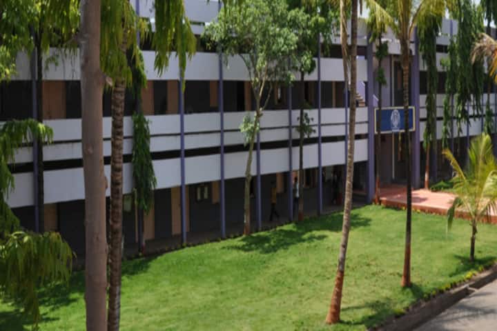 Shankarrao Mohite Mahavidyalaya campus in Solapur, Maharashtra, India — photo 2