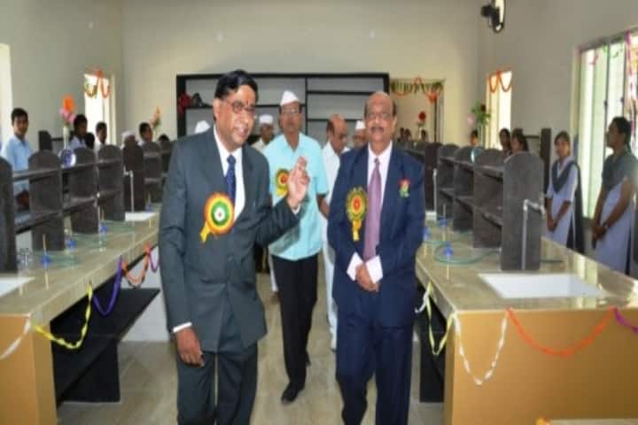 Shri RLT College of Science campus in Akola, Maharashtra, India — photo 2