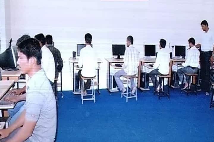 Late Venkatrao Deshmukh Mahavidyalaya campus in Babhalgaon, Maharashtra, India — photo 4