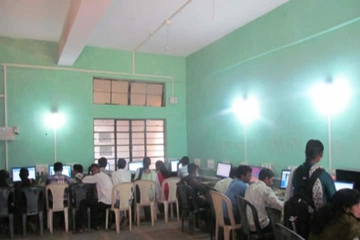 Daulat Vishwasth Sanstha's Yashwantrao Chavan Mahavidyalaya campus in Halkarni, Maharashtra, India — photo 2