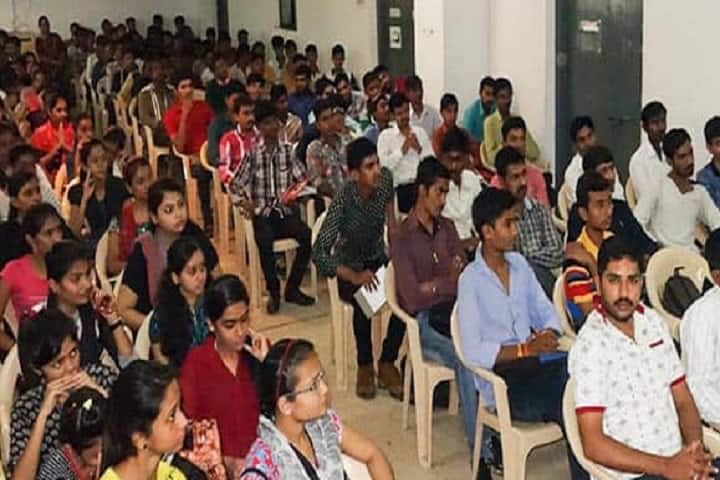 Smt SS Ajmera Law College campus in Gondal, Gujarat, India — photo 3