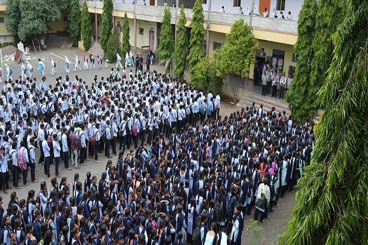 CB Khedgi's Basaveshwar Science Raja Vijaysinh Commerce and Raja Jaysinh Arts College campus in Akkalkot, Maharashtra, India — photo 2
