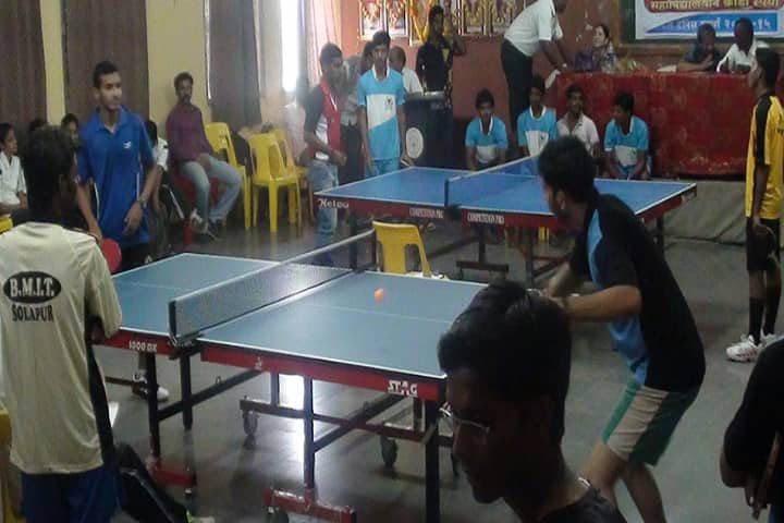 CB Khedgi's Basaveshwar Science Raja Vijaysinh Commerce and Raja Jaysinh Arts College campus in Akkalkot, Maharashtra, India — photo 3