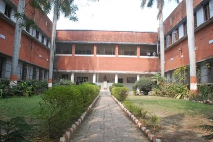 Acharya Narendra Dev Mahapalika Mahila Mahavidyalaya campus in Kanpur, Uttar Pradesh, India — photo 1