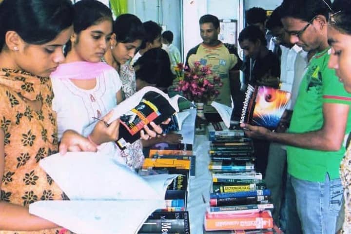 Shri Mathuradas Mohota College of Science campus in Nagpur, Maharashtra, India — photo 2