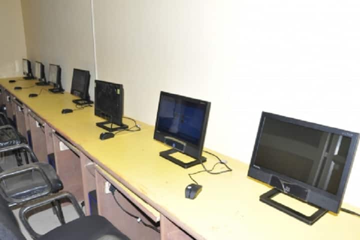 Lucky College of Pharmaceutical Sciences campus in Bhubaneswar, Odisha, India — photo 5