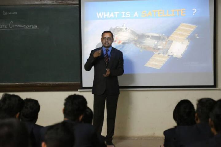 Roorkee College campus in Roorkee, Uttarakhand, India — photo 6