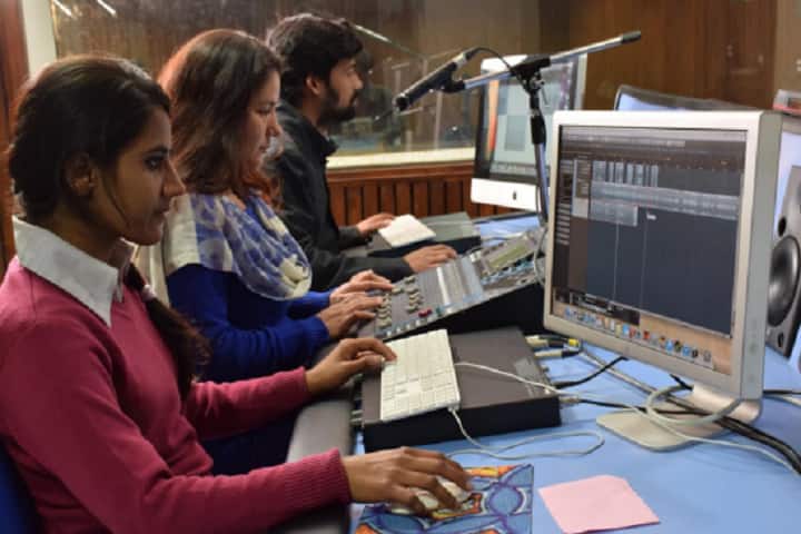 AJK Mass Communication Research Centre campus in New Delhi, Delhi, India — photo 3