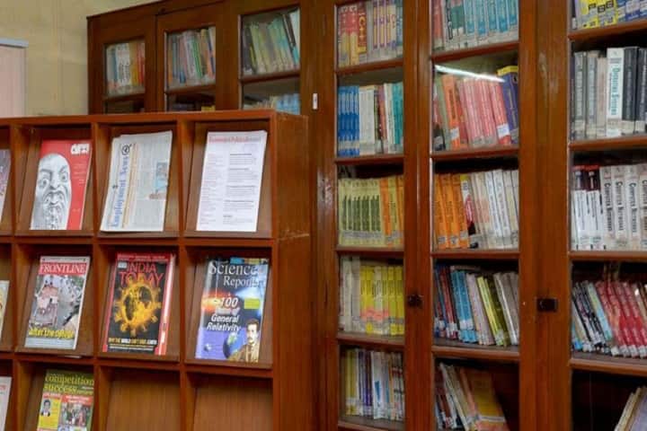 Bijoy Krishna Girls College campus in Howrah, West Bengal, India — photo 2