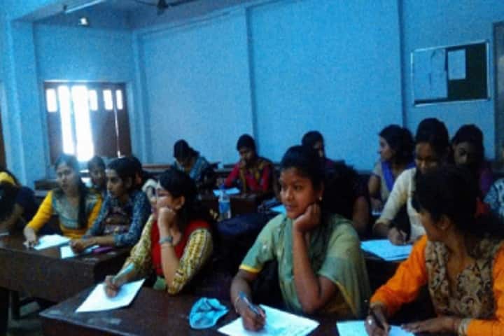 Bijoy Krishna Girls College campus in Howrah, West Bengal, India — photo 4