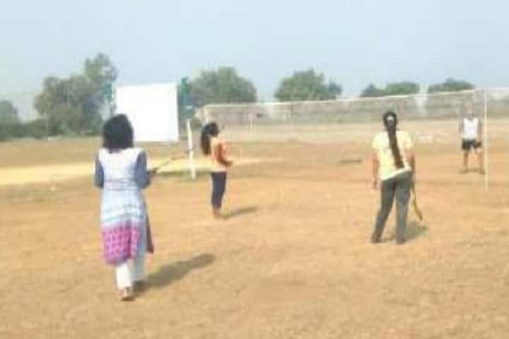 Kala Wanijya Mahila Mahavidyalaya campus in Ballarpur, Maharashtra, India — photo 2