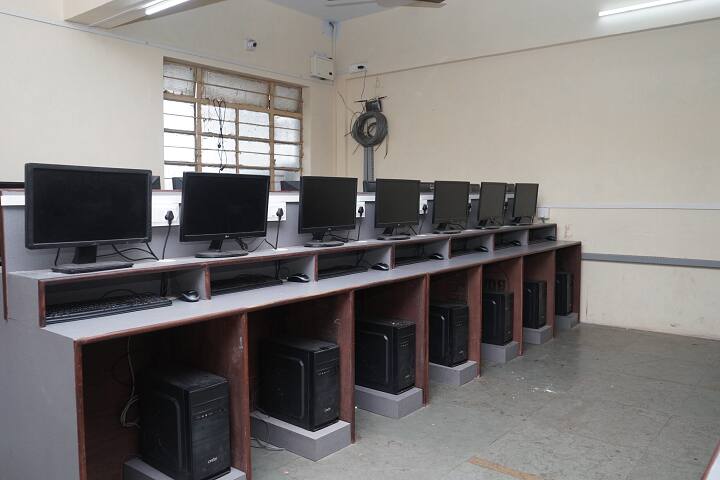 Vidya Prasarini Sabha's College of Arts campus in Lonavala, Maharashtra, India — photo 5