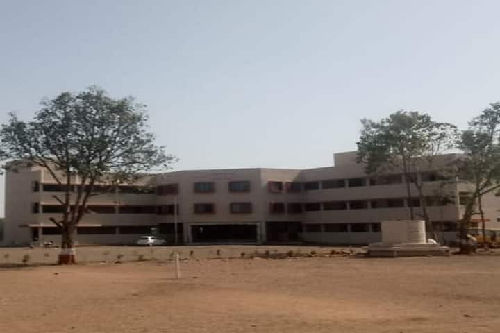 Maratha Vidya Prasarak Samaj's Arts and Commerce College campus in Nashik, Maharashtra, India — photo 3