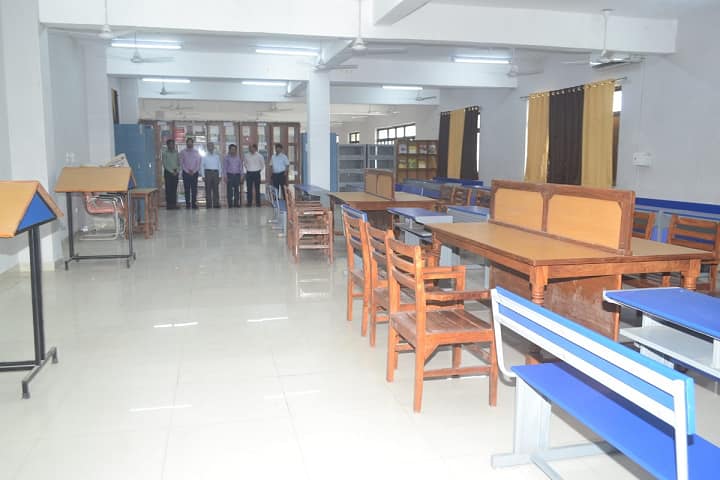 Mahant Avaidyanath Government Degree College campus in Gorakhpur, Uttar Pradesh, India — photo 5