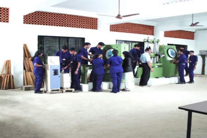 Al Azhar Polytechnic College campus in Thiruvananthapuram, Kerala, India — photo 3