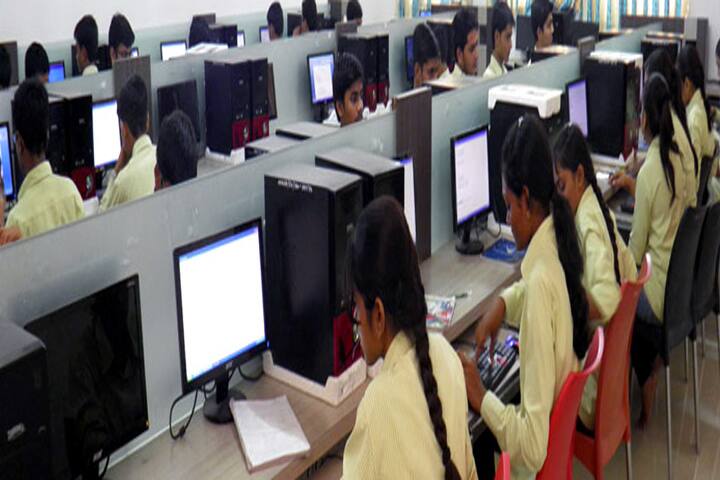 Aarsh Mahavidyalaya campus in Rajkot, Gujarat, India — photo 5