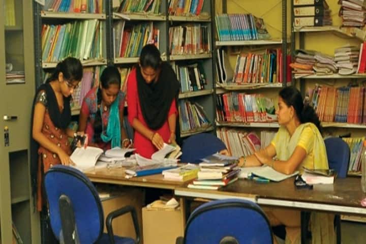 Kamaladevi College of Arts and Commerce campus in Kalyan, Maharashtra, India — photo 4