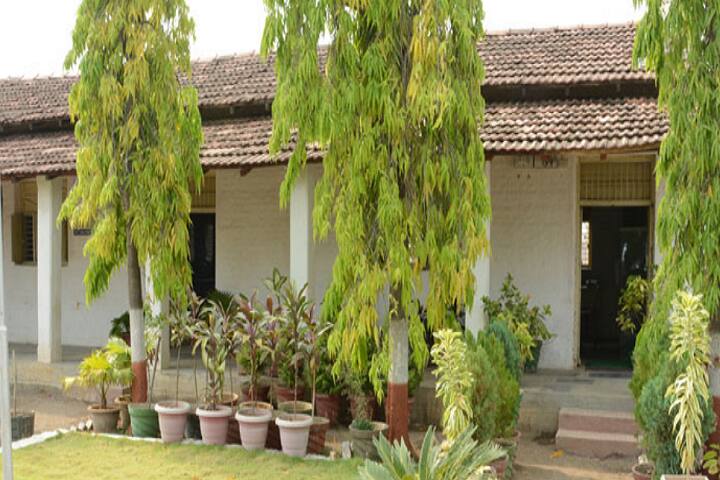Shri Vasantrao Naik Arts and Amarshing Naik Commerce Mahavidyalaya campus in Washim, Maharashtra, India — photo 1