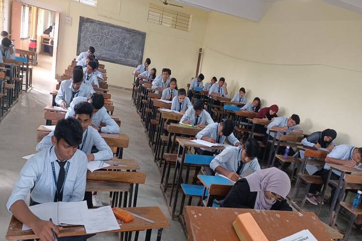 Mangaon Shikshan Prasarak Mandal's DG Tatkare College Arts campus in Mangaon, Maharashtra, India — photo 3