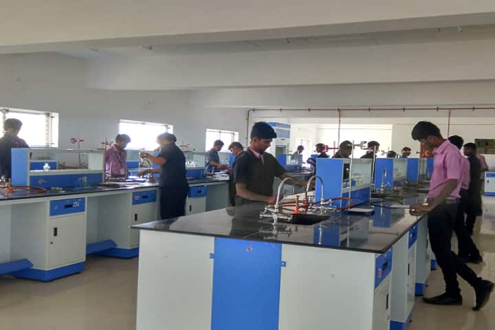 Er Perumal Manimekalai Polytechnic College campus in Krishnagiri, Tamil Nadu, India — photo 3