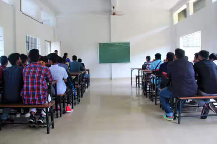 Cochin Arts and Science College campus in Kochi, Kerala, India — photo 2