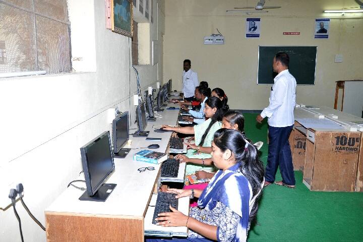 Shrikrishna Mahavidyalaya campus in Osmanabad, Maharashtra, India — photo 5