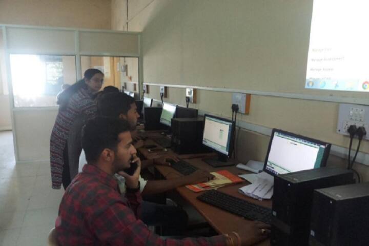 Samajbhushan Ganpatrao Kalbhor Arts Commerce and Science College campus in Pune, Maharashtra, India — photo 4
