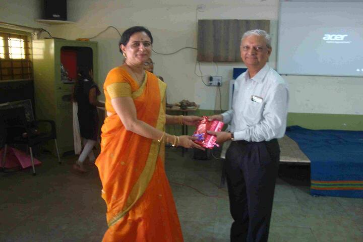 Thakorbhai Nathubhai PTC College campus in Surat, Gujarat, India — photo 3