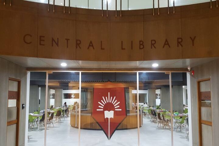 Dr DY Patil Medical College campus in Navi Mumbai, Maharashtra, India — photo 2