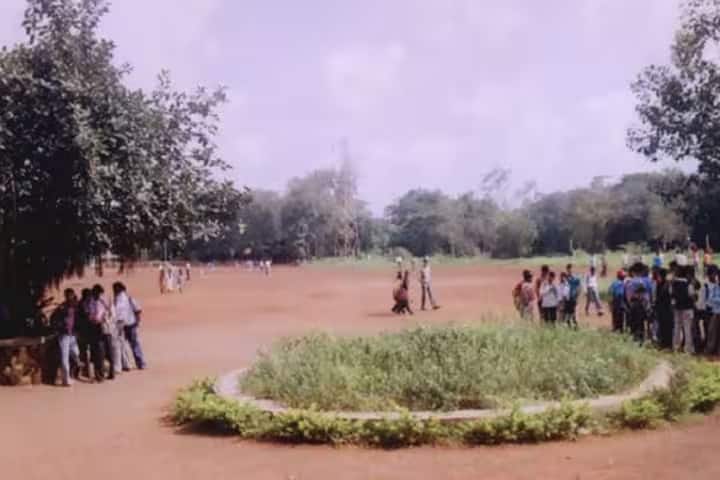 Adarsh College of Arts and Commerce campus in Badlapur, Maharashtra, India — photo 4