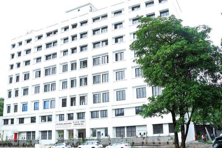 Mahatma Gandhi Mission Medical College campus in Navi Mumbai, Maharashtra, India — photo 1