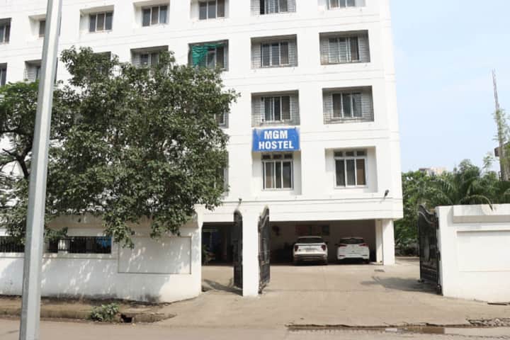 Mahatma Gandhi Mission Medical College campus in Navi Mumbai, Maharashtra, India — photo 3