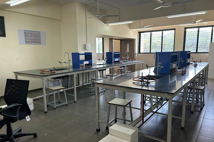 Mahatma Gandhi Mission Medical College campus in Navi Mumbai, Maharashtra, India — photo 5